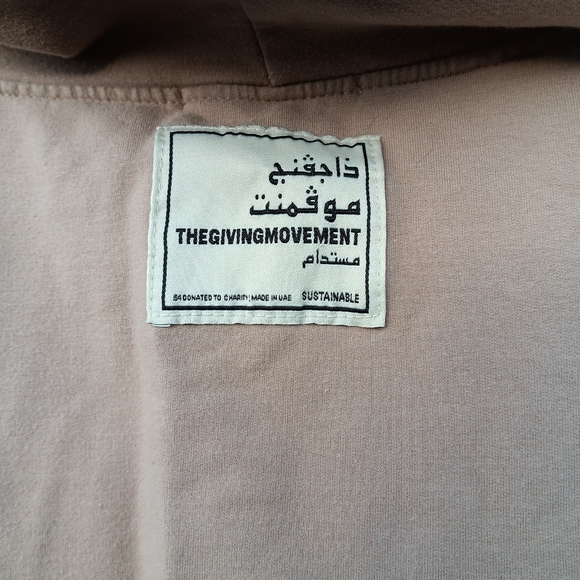 The Giving Movement zip-up sweater - Picture 3 of 8